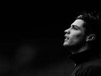 FB体育娱乐-绿茵鏖战与球台惊鸿，当波兰铁骑遭遇葡萄牙航海家，马龙一杆定乾坤