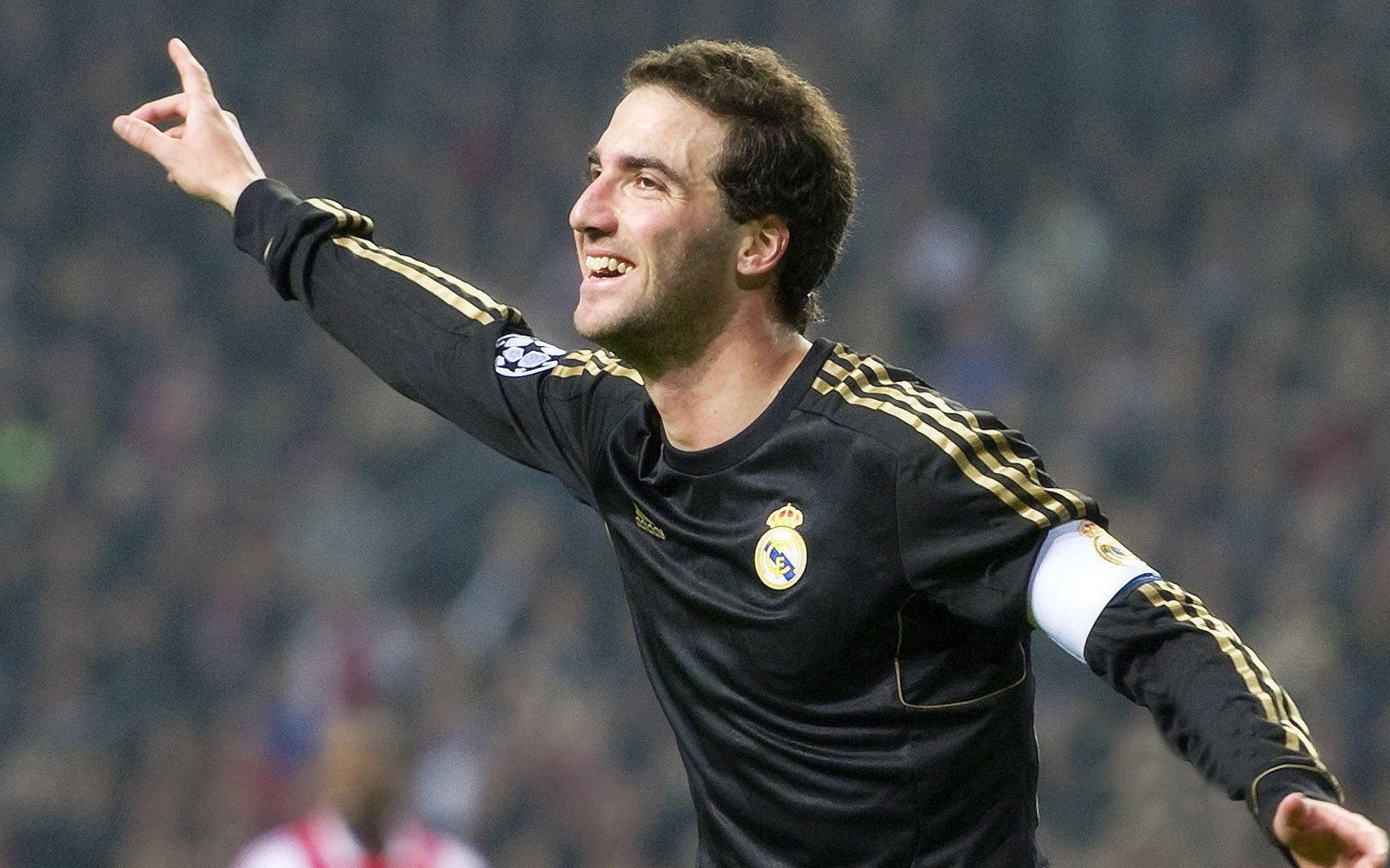 双城记,从希腊神话到伊比利亚王座—楚阿梅尼的德比宣言与欧洲足球新叙事