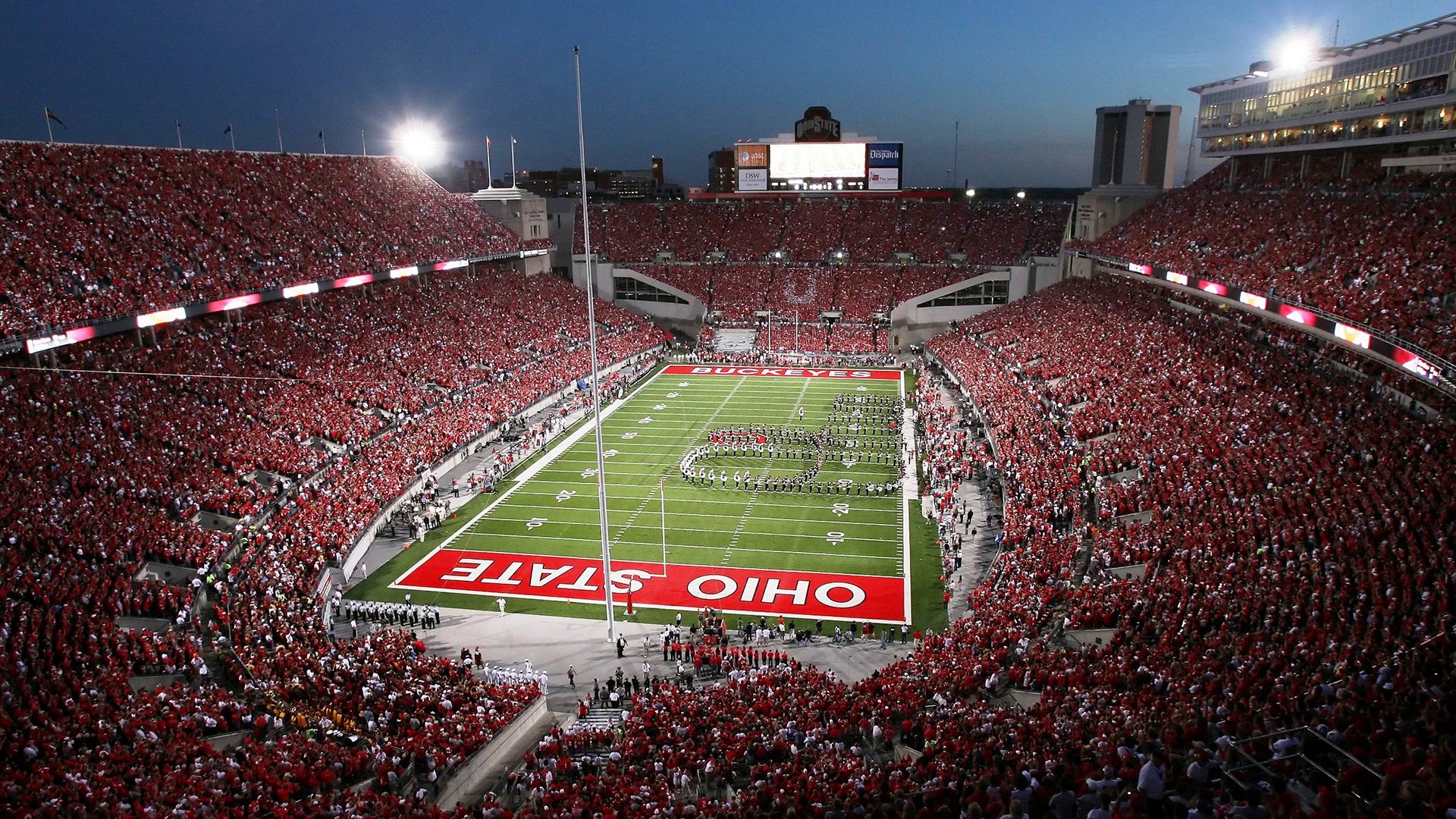 赛道与绿茵的交汇,卡马文加在F1街道赛之夜的自我证明