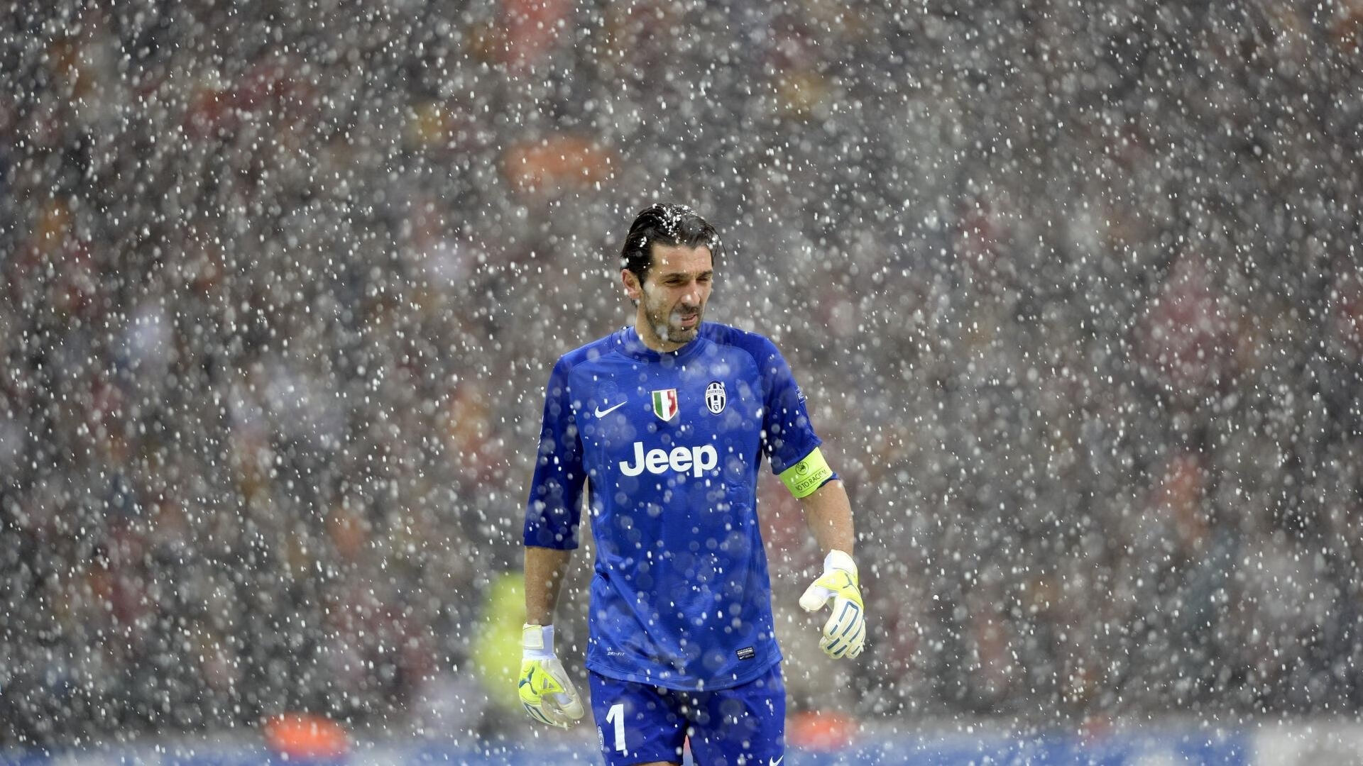 赛道逆袭,周冠宇率法拉利鏖战哈斯,改写历史的胜利